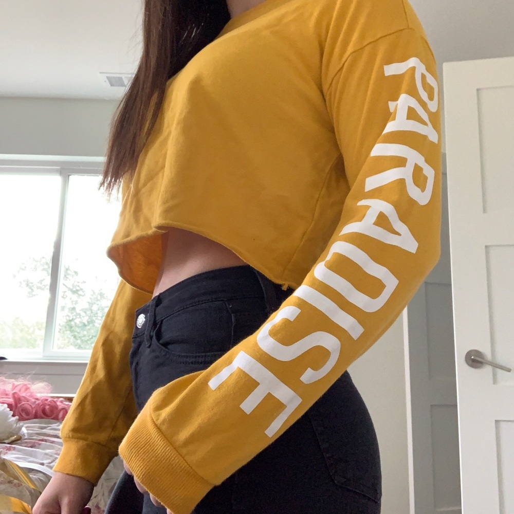 Used gold cropped sweatshirt forever 21.